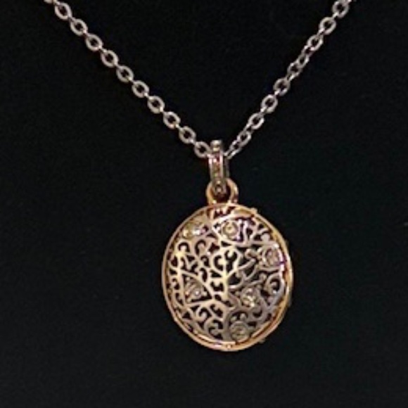 ✨🆕Brighton Anatolia Silver and Gold Star Pendant Necklace NWT - Picture 5 of 6